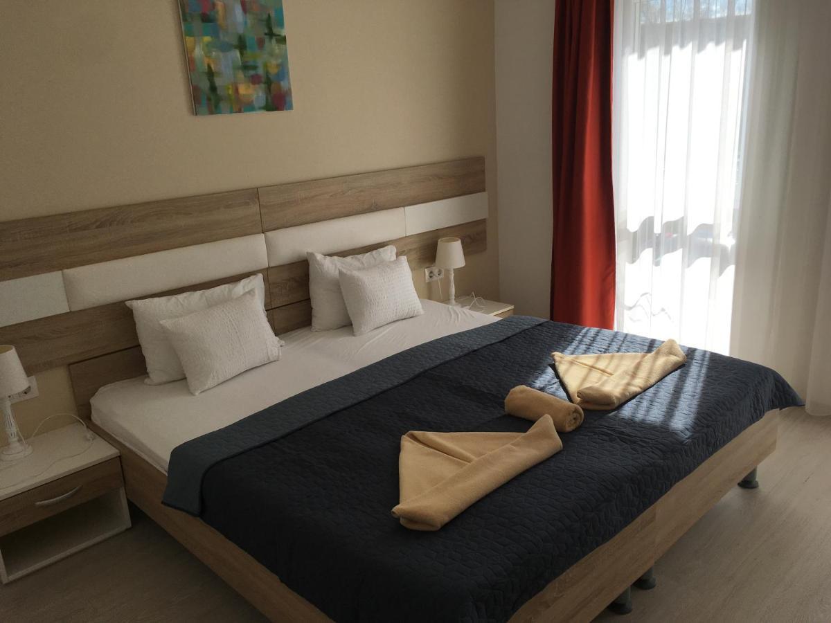 Hotel Pallone Balatonfured Exterior photo